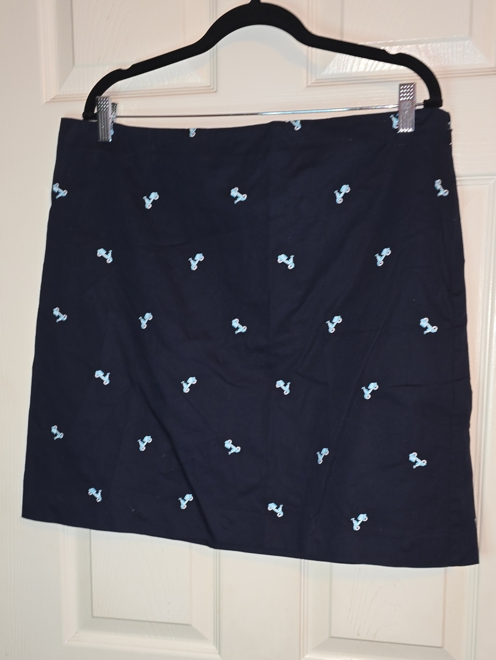 Talbots Navy Mini Skirt with‎ Light Blue Embroidery
